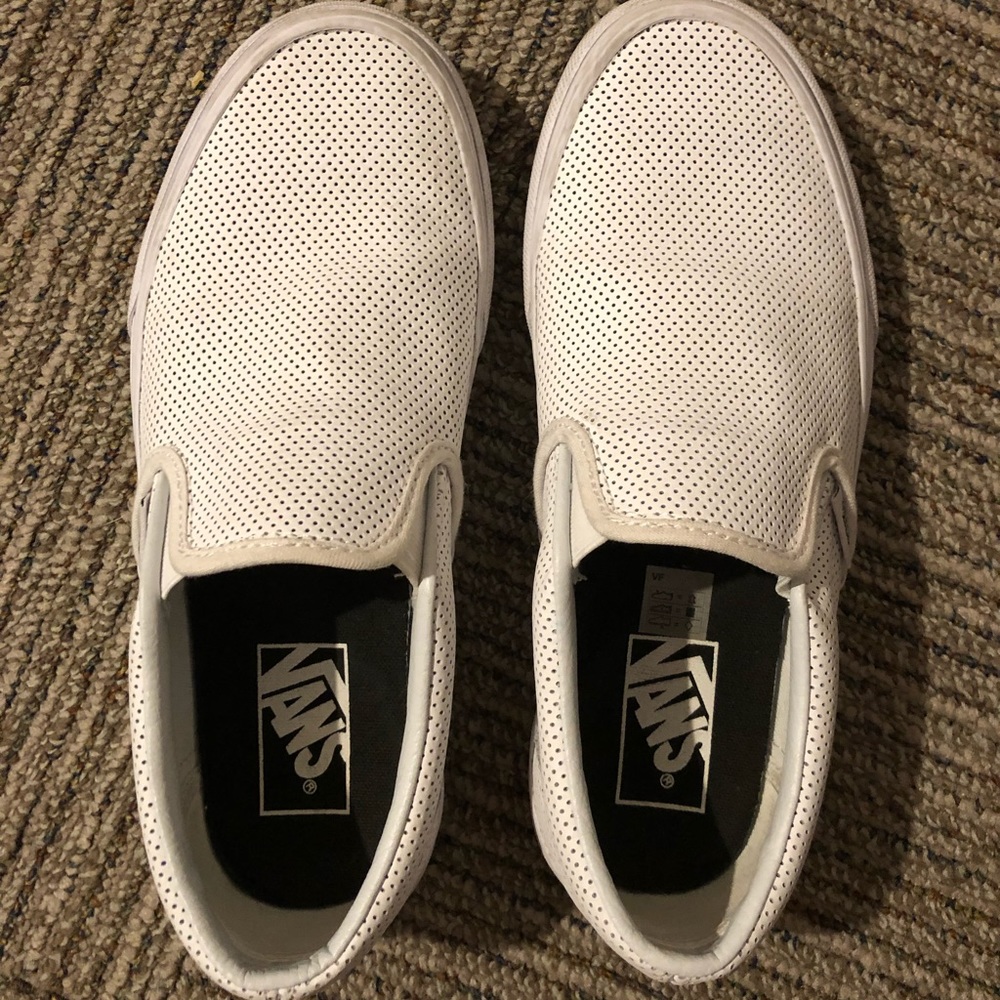 size 7 slip on vans